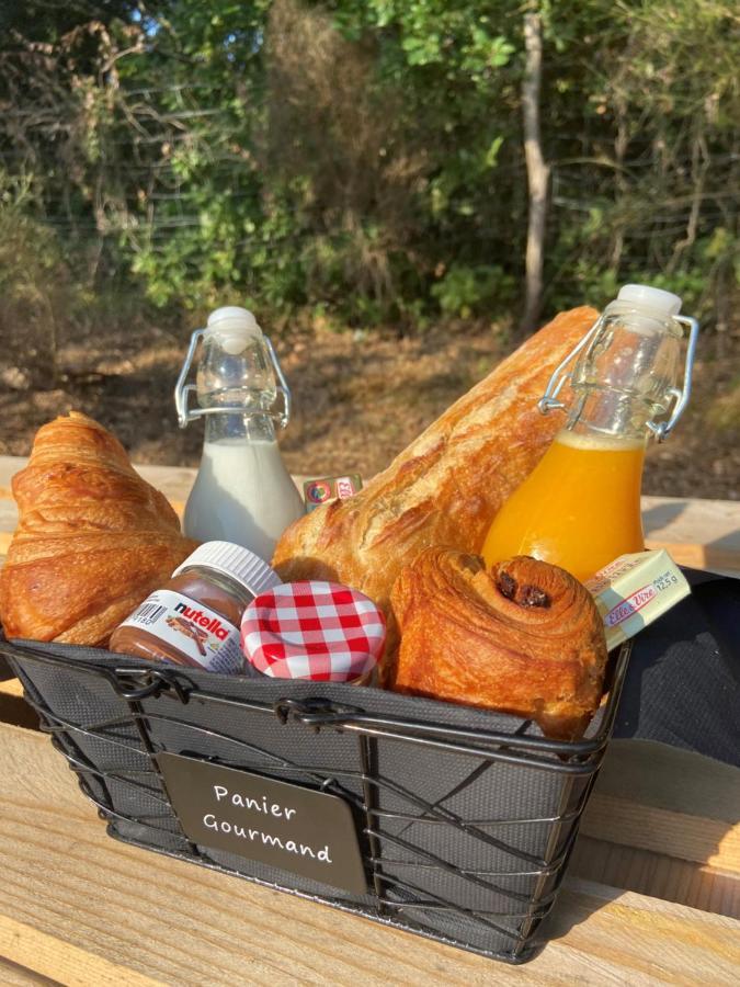 Les Lodges Du Quereux Chaillevette 外观 照片